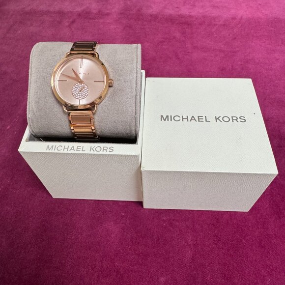 Michael Kors Rose Gold Watch - Picture 10 of 16